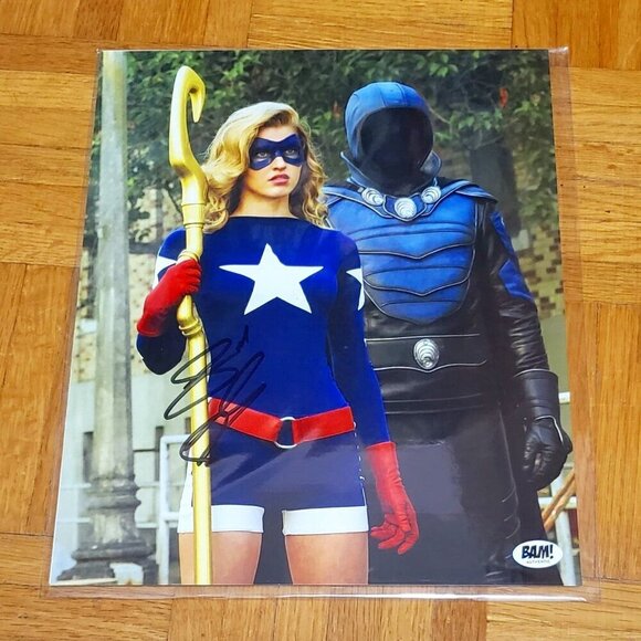*2 for $30* Sarah Grey Autograph Photo - Stargirl - DC Legends of Tomorrow - COA - Picture 1 of 1
